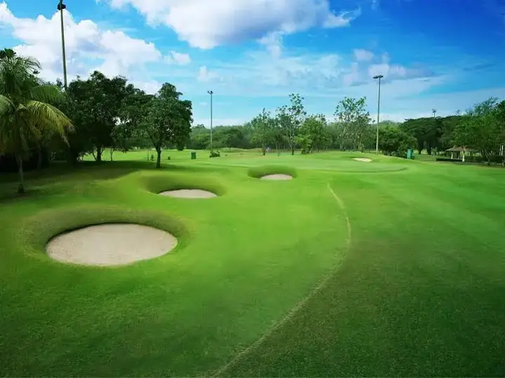 Тангеранг: Padang Golf Modern