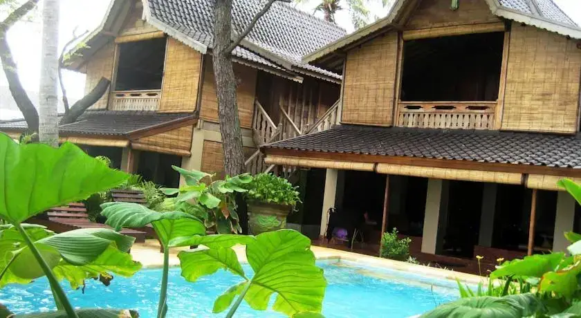 Каликбукбук: Lovina Beach Houses V