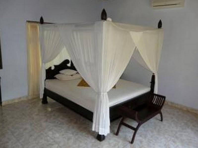 Тембок: Bali Lege Beach Bungalows