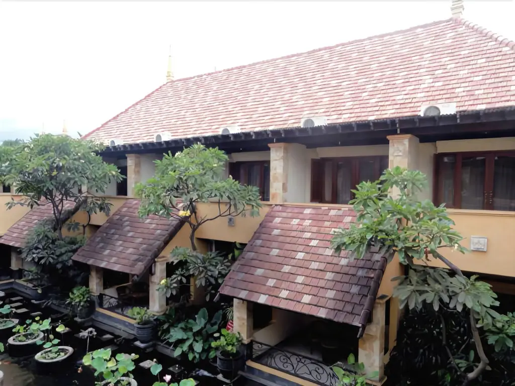 Lotus Garden Hotel — фото 1
