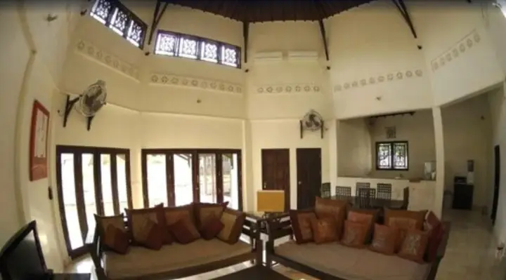 Гили Траванган: Baruna Villas