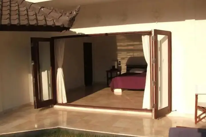 Гили Траванган: Baruna Villas