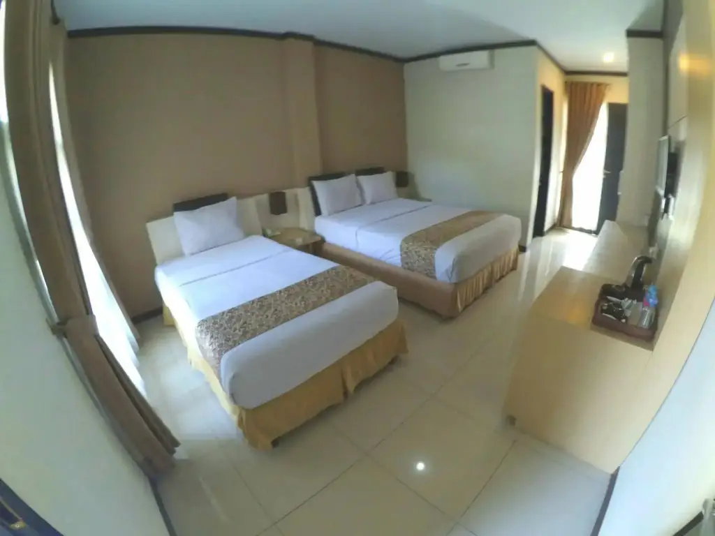 Паромпонг: Grand Hani Hotel