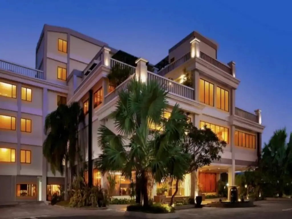 Rattan Inn Hotel — фото 1