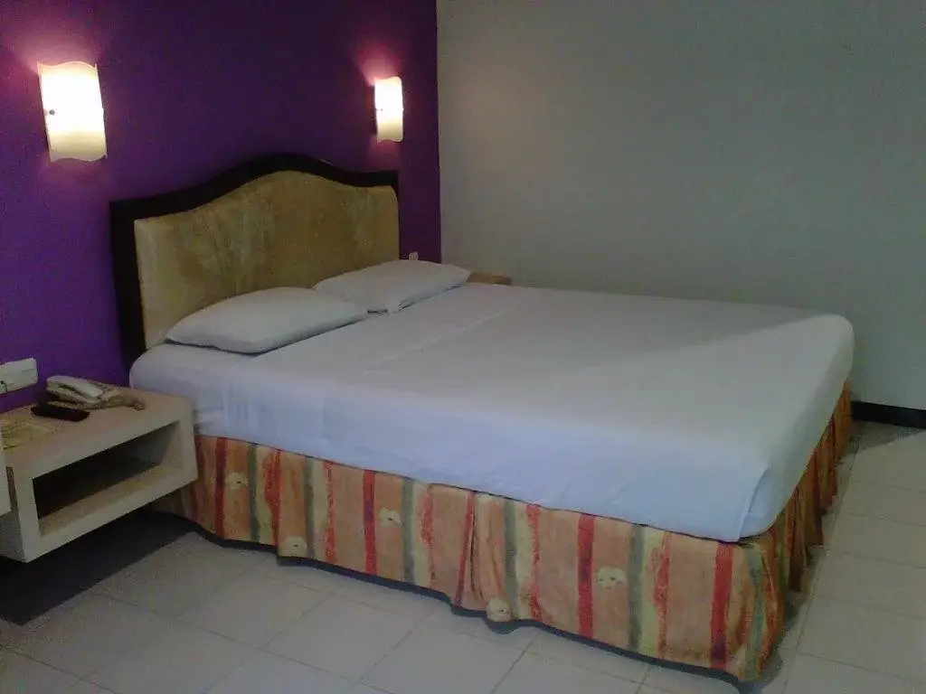 Салатига: Hotel Surya Indah