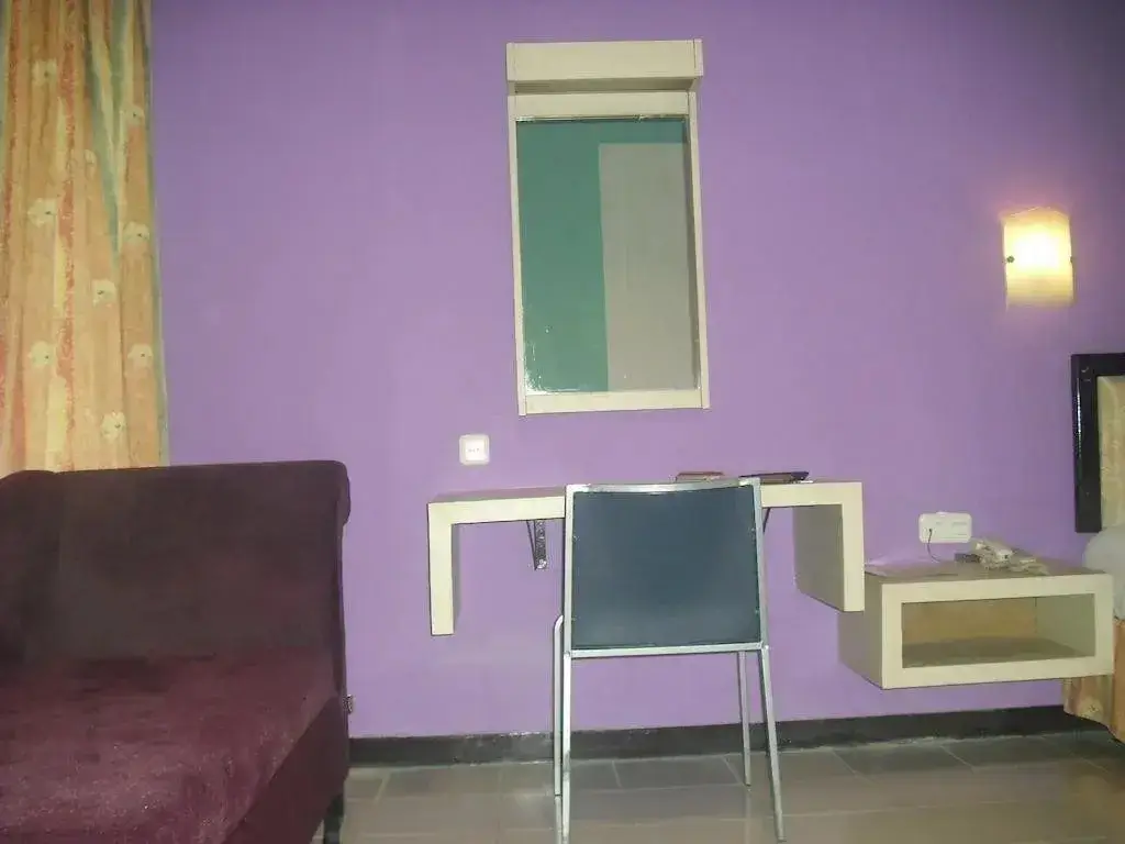 Салатига: Hotel Surya Indah