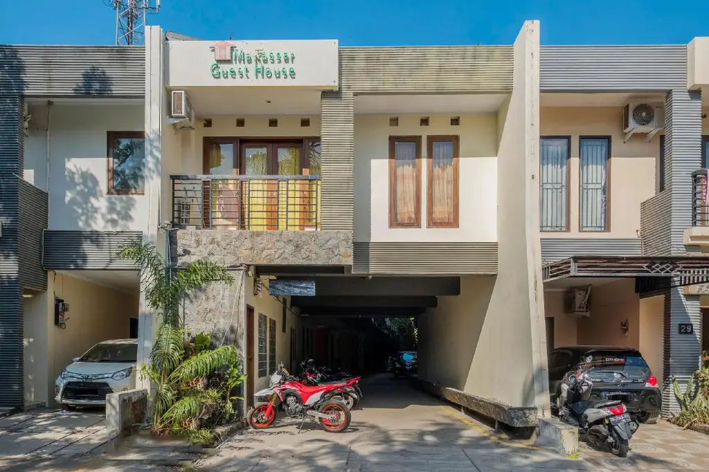 OYO 824 Makassar Guest House — фото 1
