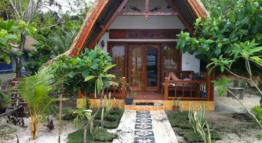 Гили Аир: Luckys Bungalow and Bar
