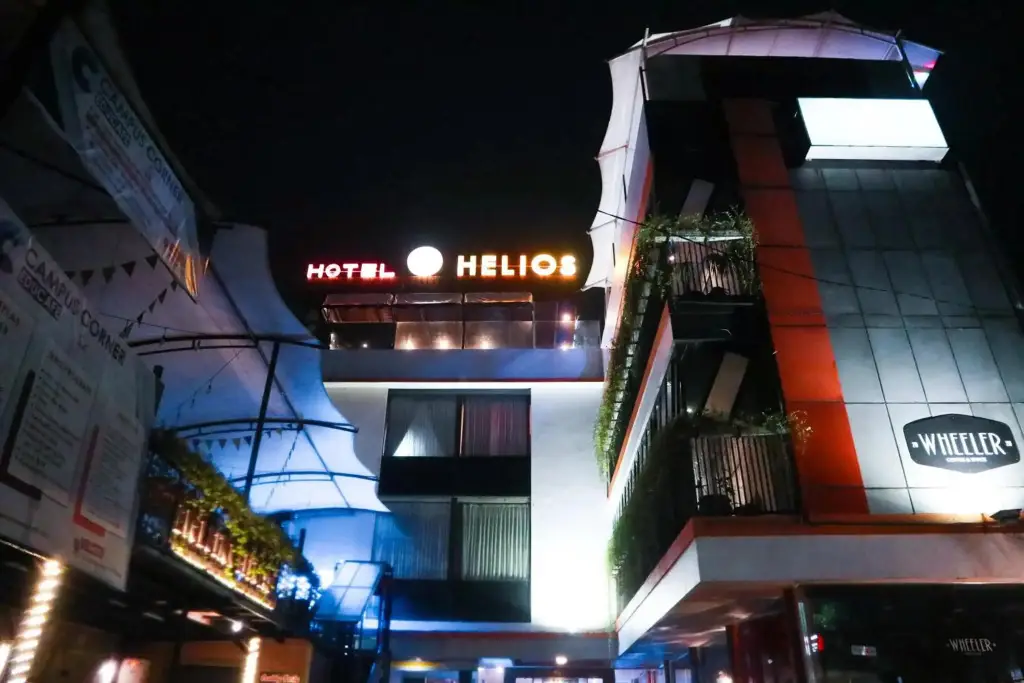 Маланг: Helios Hotel