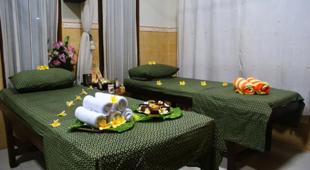 Кута: Suriwathi Hotel