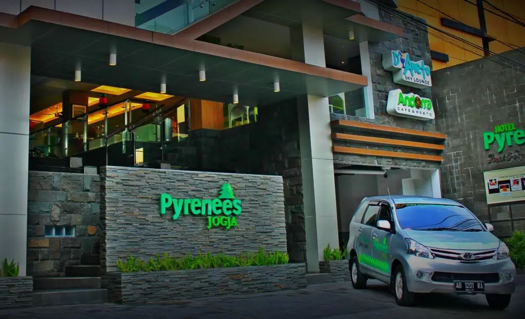 Джокьякарта: Pyrenees Jogja Hotel