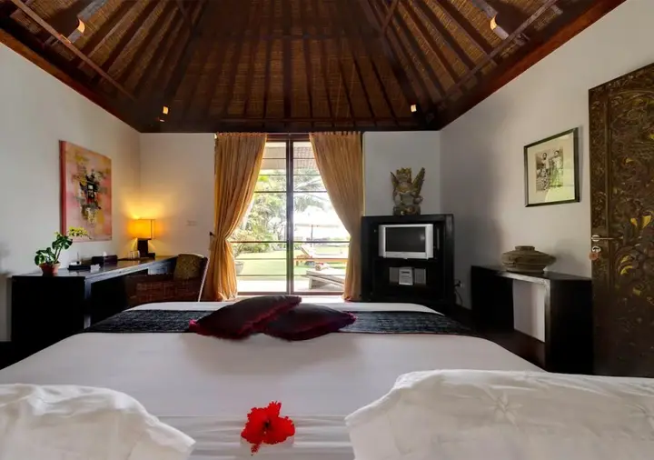 Сукавати: Majapahit Beach Villas