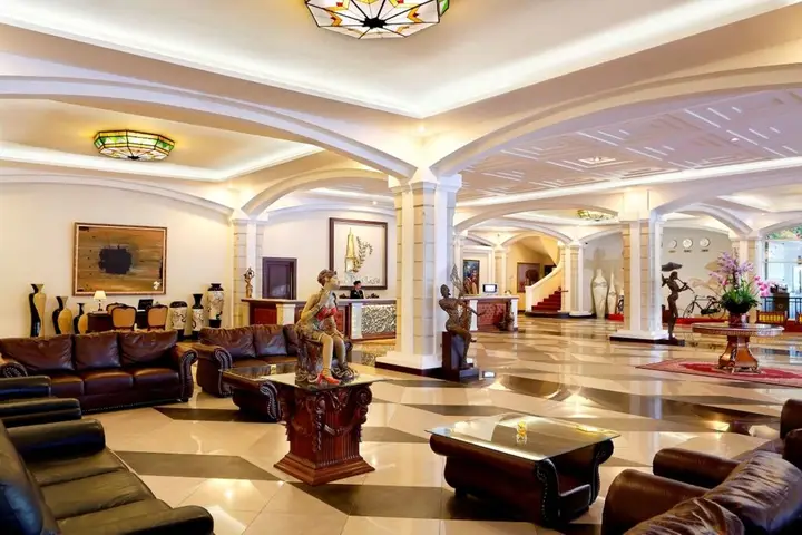 Батуретно: The Rich Jogja Hotel