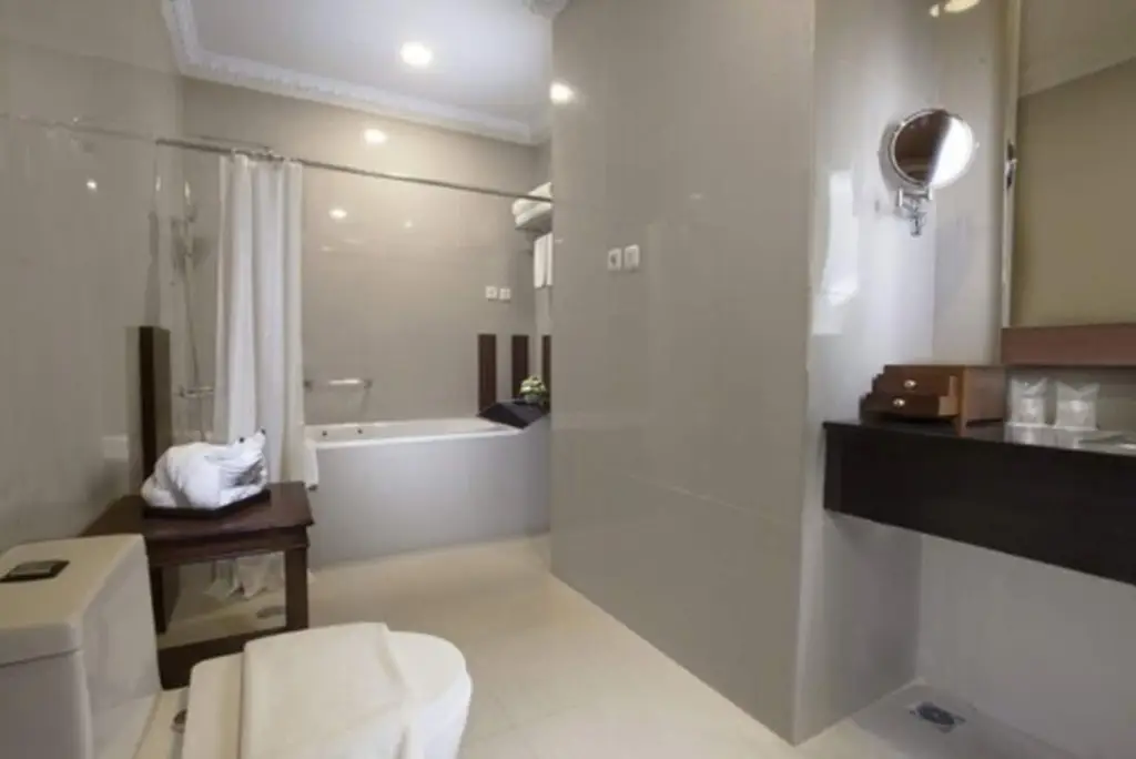 Батуретно: The Rich Jogja Hotel