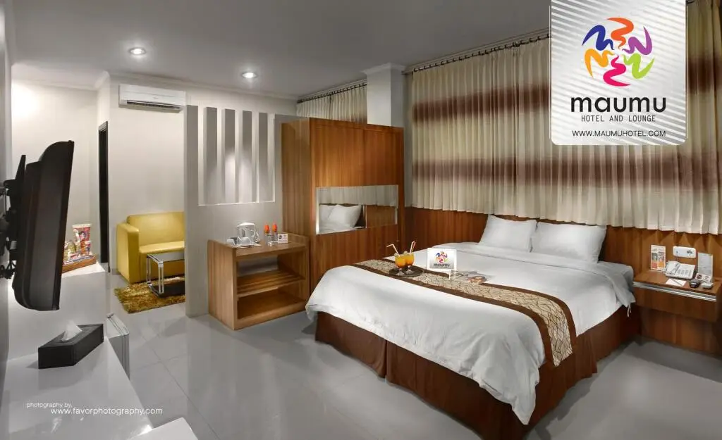 Сурабая: Maumu Hotel & Lounge