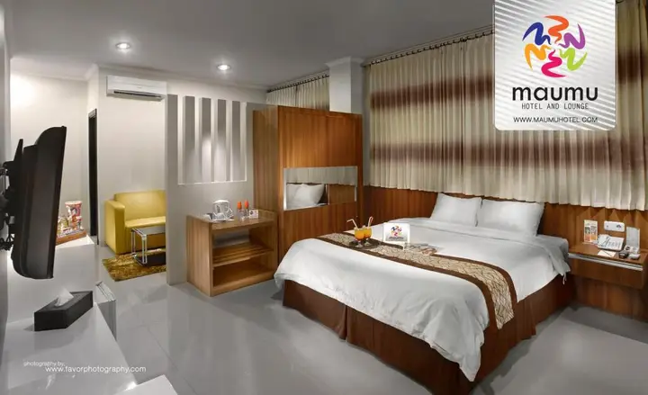 Сурабая: Maumu Hotel & Lounge