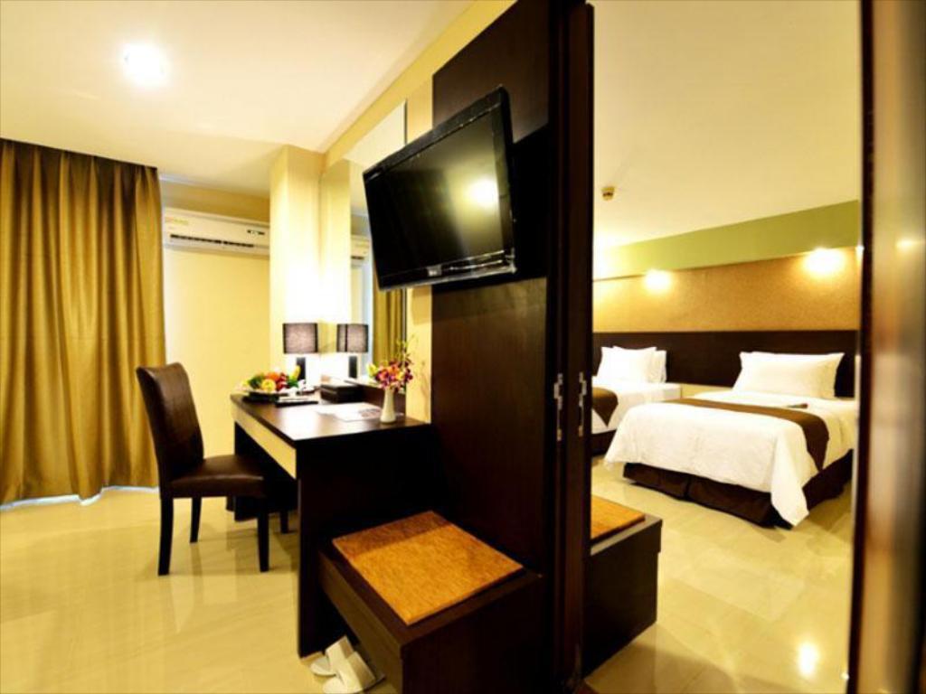 Бандунг: The Naripan Hotel Bandung By Amazing