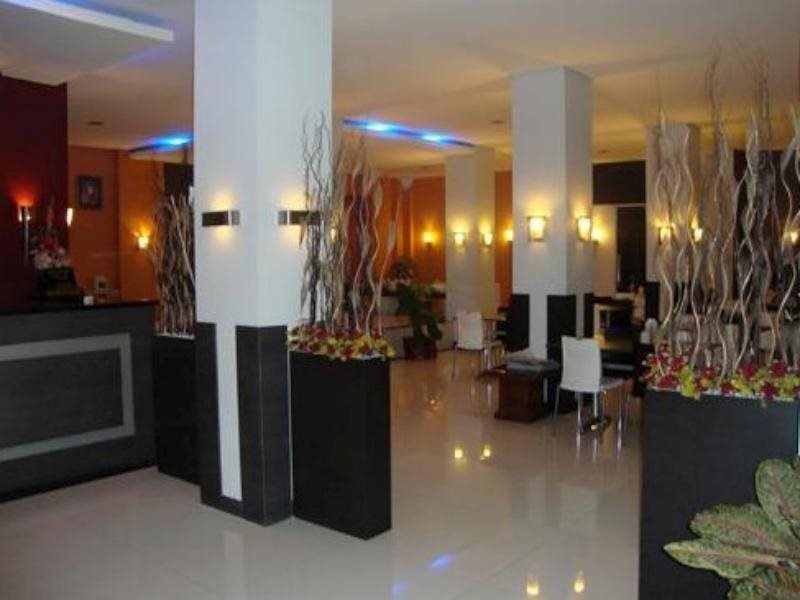 Паданг: Hotel Femina