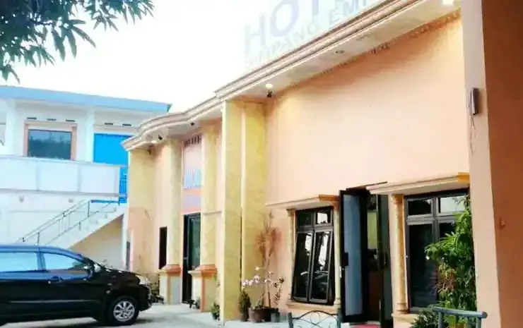Белитунг: Hotel Simpang Empat