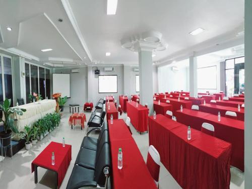Палу: Citra Mulia Hotel