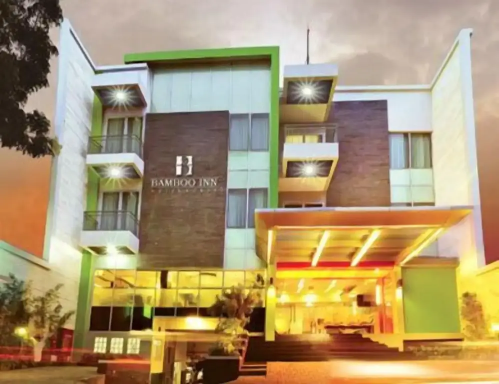 Джакарта: Bamboo Inn Hotel & Cafe