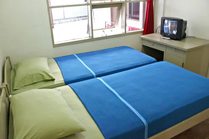 Бандунг: De Sun Pasteur Guest House by HouseinBandung