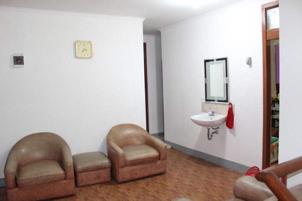 Бандунг: De Sun Pasteur Guest House by HouseinBandung