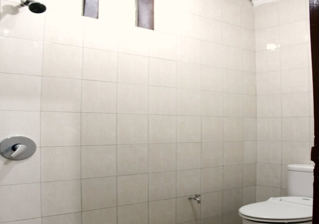 Бандунг: De Sun Pasteur Guest House by HouseinBandung
