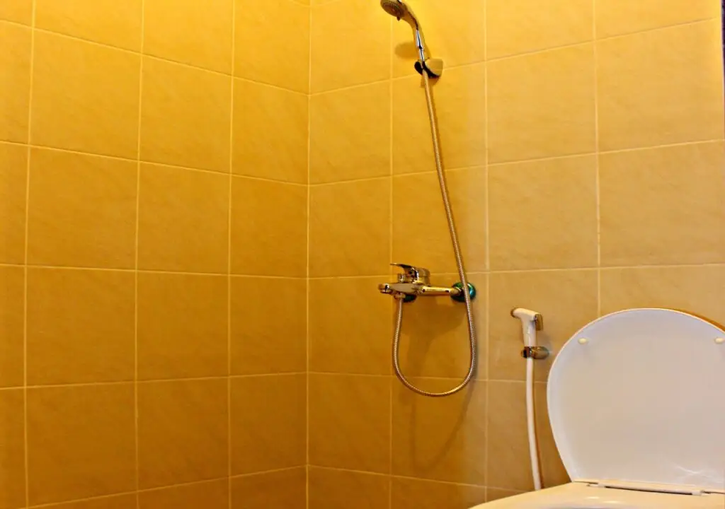 Бандунг: De Orange Pasteur Guest House by HouseinBandung