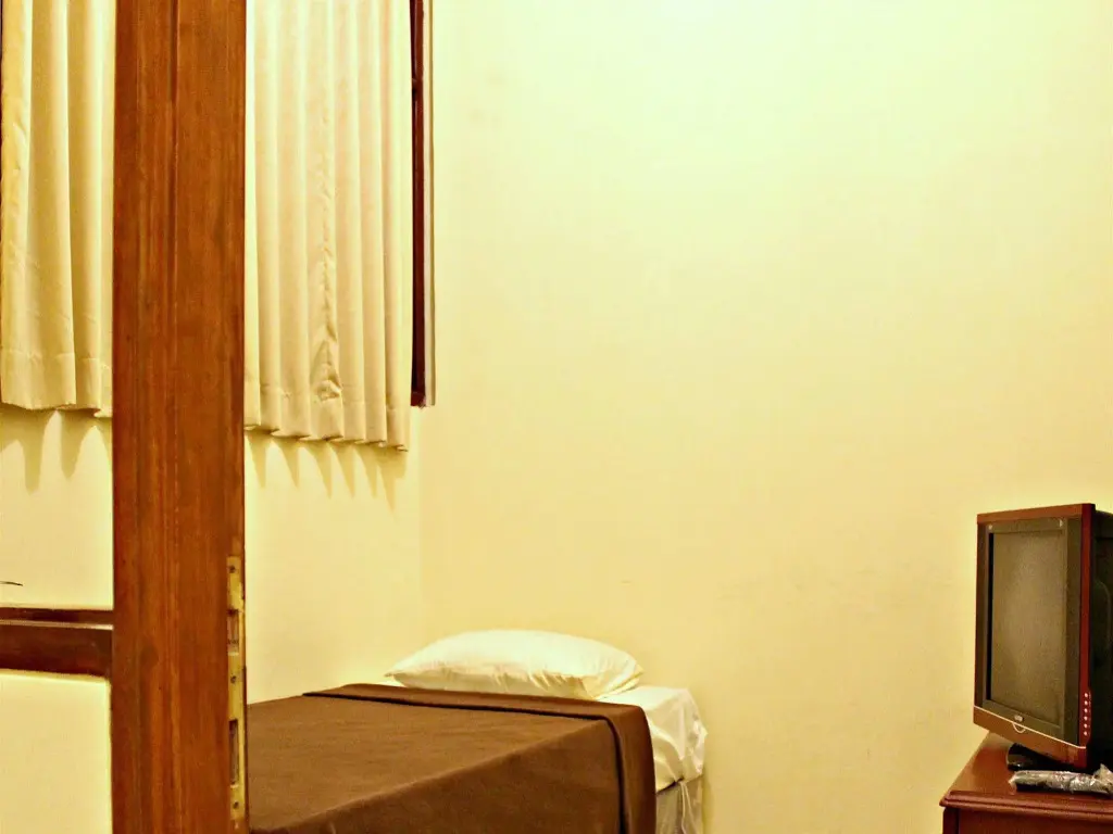 Бандунг: De Orange Pasteur Guest House by HouseinBandung