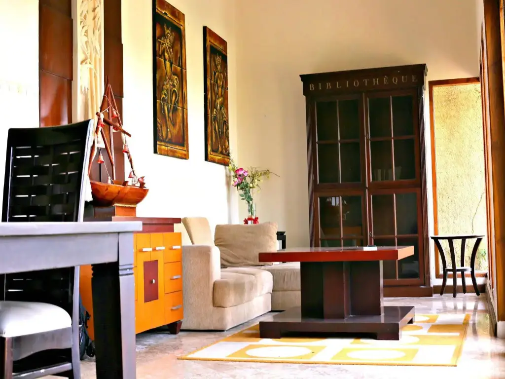 Бандунг: De Bukit Dago Villa by HouseinBandung