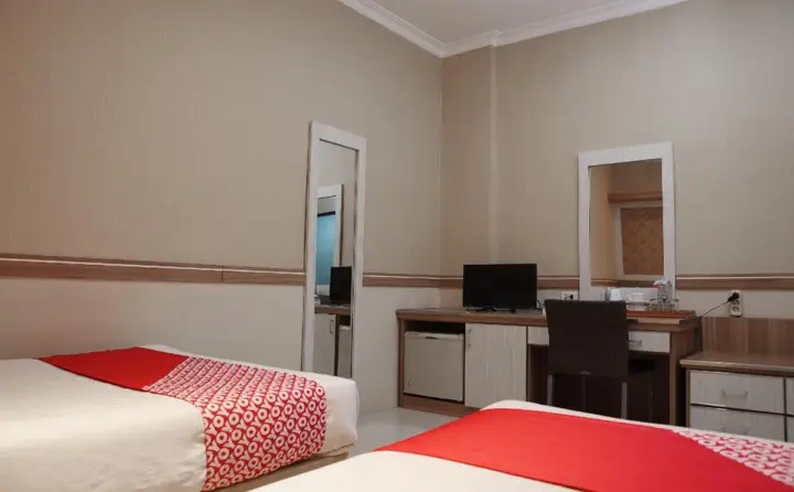 Пеканбару: OYO 742 Mona Plaza Hotel