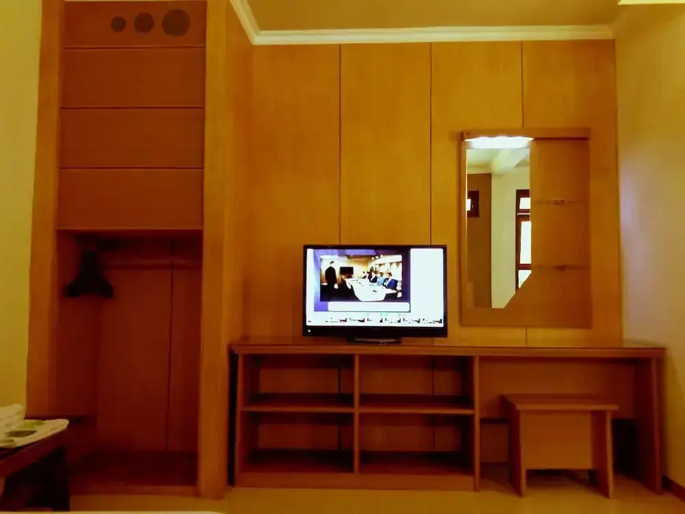 Джембер: Hotel Lestari Near Lippo Plaza Mall Jember