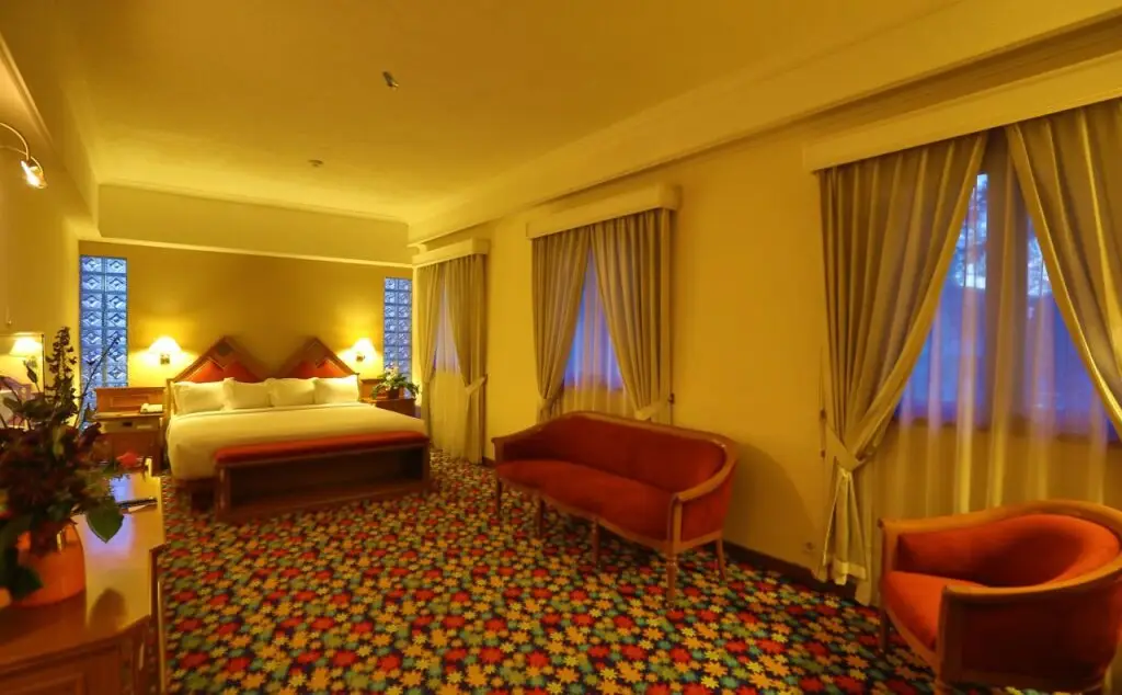 Букиттинги: Royal Denai Hotel