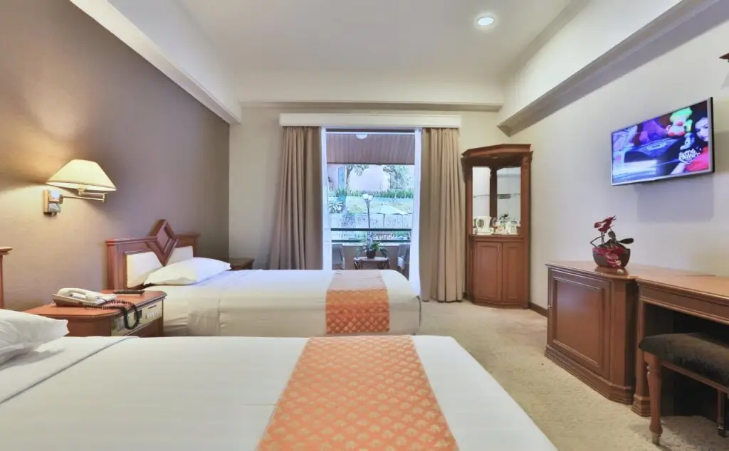 Букиттинги: Royal Denai Hotel