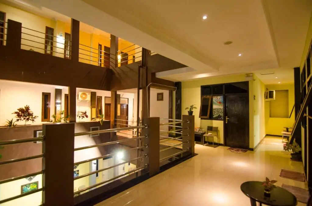 Бандунг: Hotel Salon Fora & Cafe