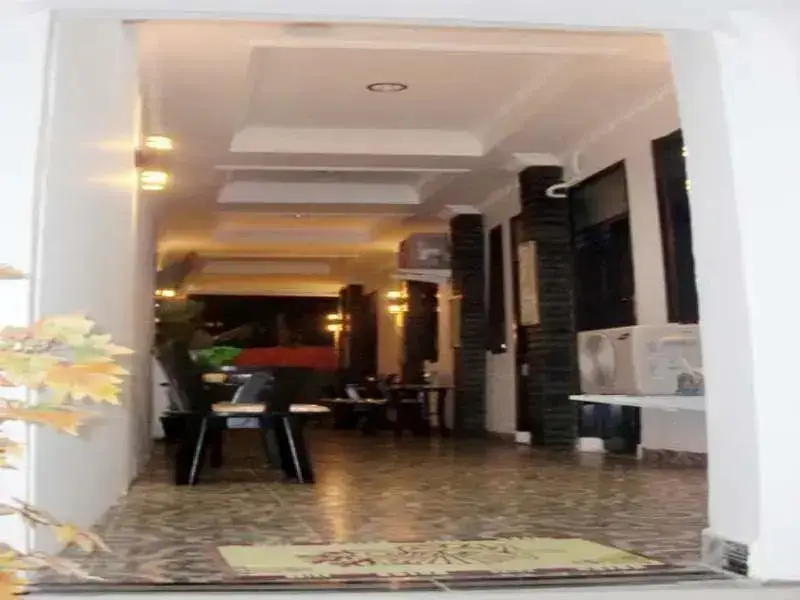 Бандунг: Hotel Salon Fora & Cafe