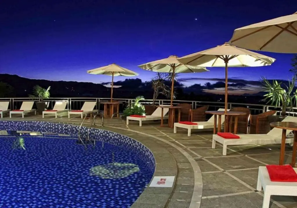 Букиттинги: Grand Rocky Hotel