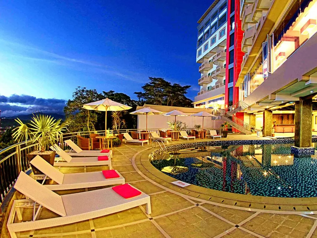 Букиттинги: Grand Rocky Hotel