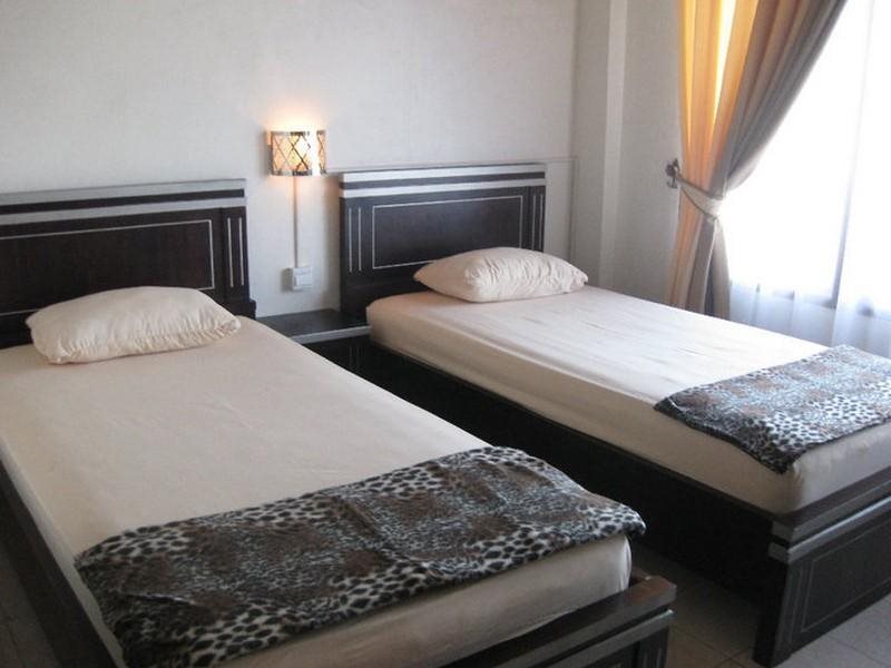 Паданг: Hotel Monata