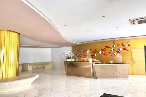 Golden Palace Hotel Ambon — фото 1