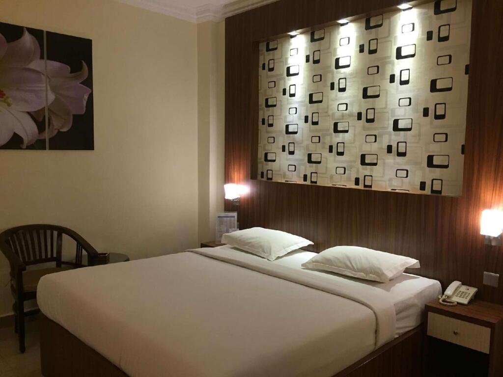 Банда-Ачех: Hotel Diana