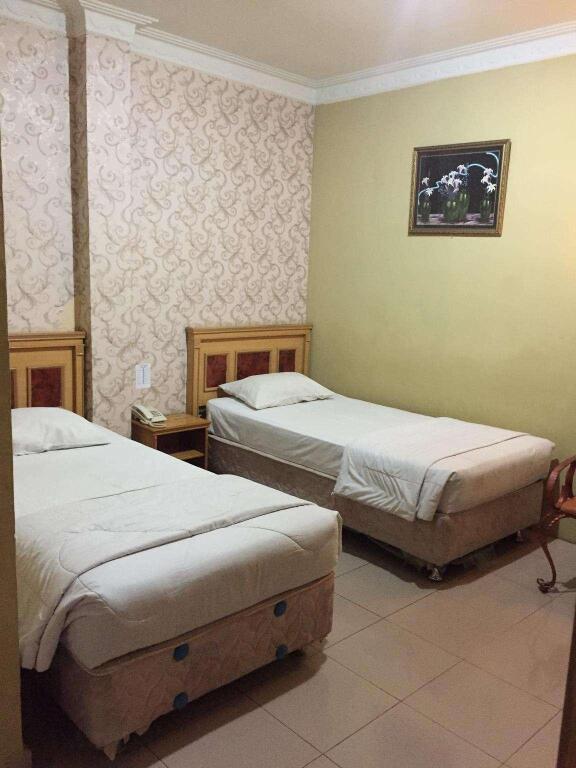 Банда-Ачех: Hotel Diana