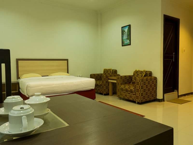Кендари: Estate Hotel