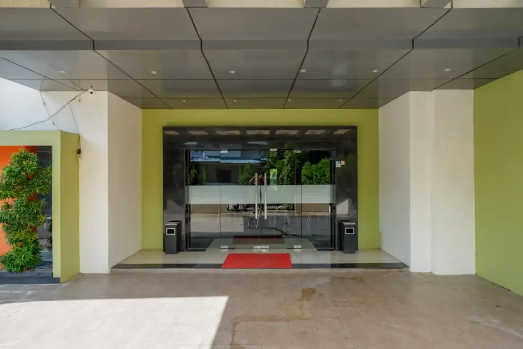 Кендари: RedDoorz Plus near Hotel Benua Kendari