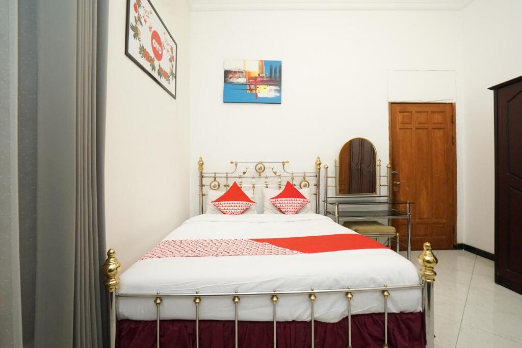 Сурабая: Tjahaja Baroe Homestay