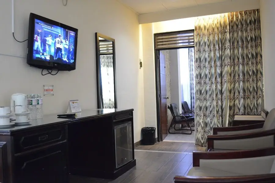 Букиттинги: Lima's hotel