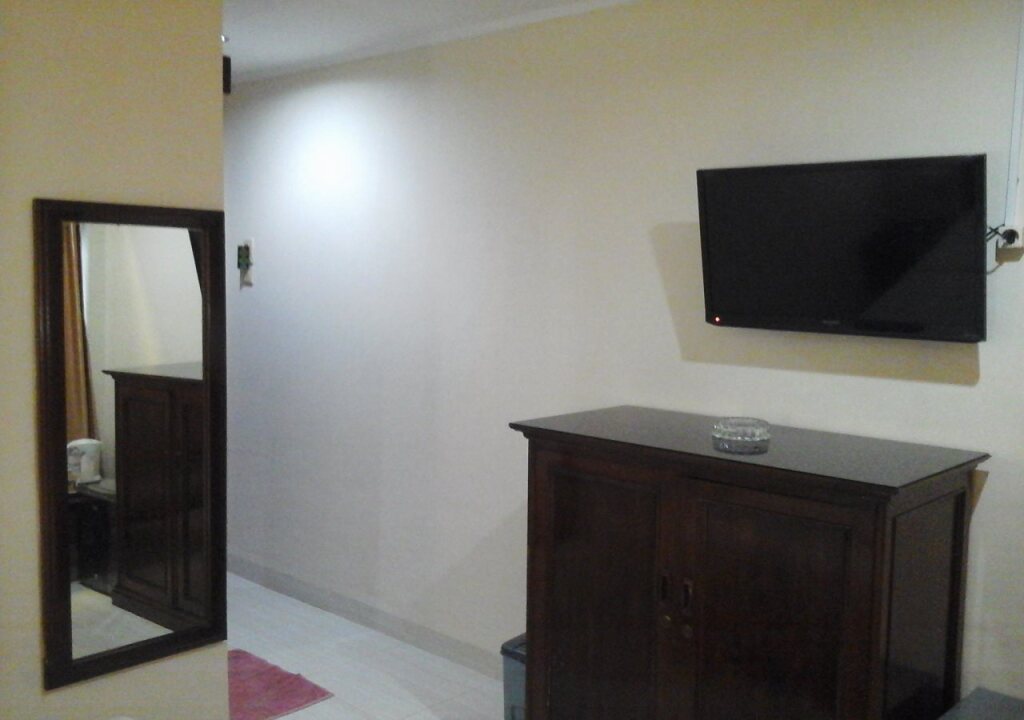 Букиттинги: Lima's hotel