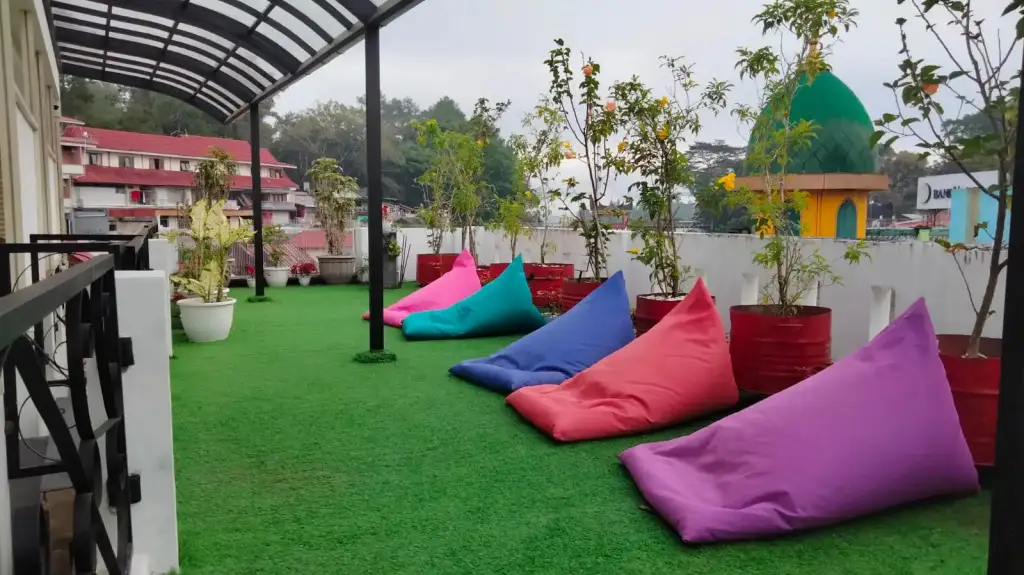 Букиттинги: Hotel Grand Kartini