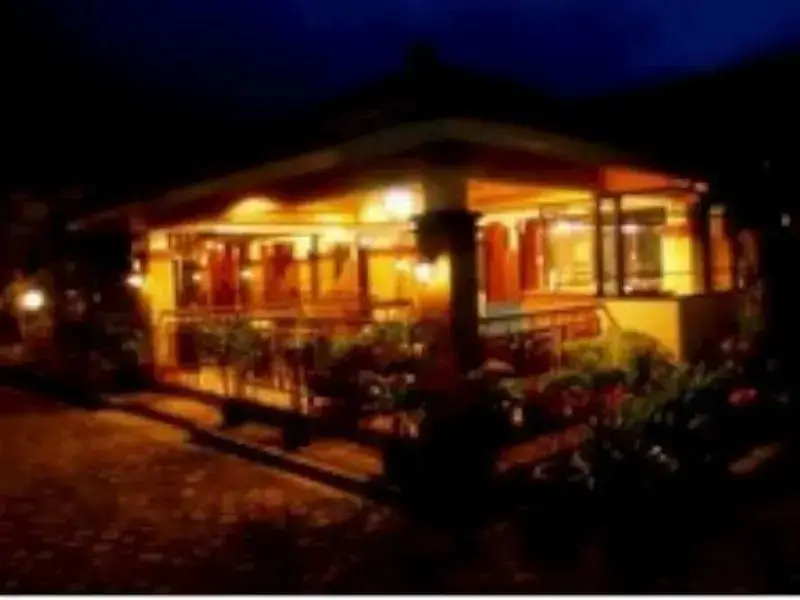 Букиттинги: Wisma Pangeran